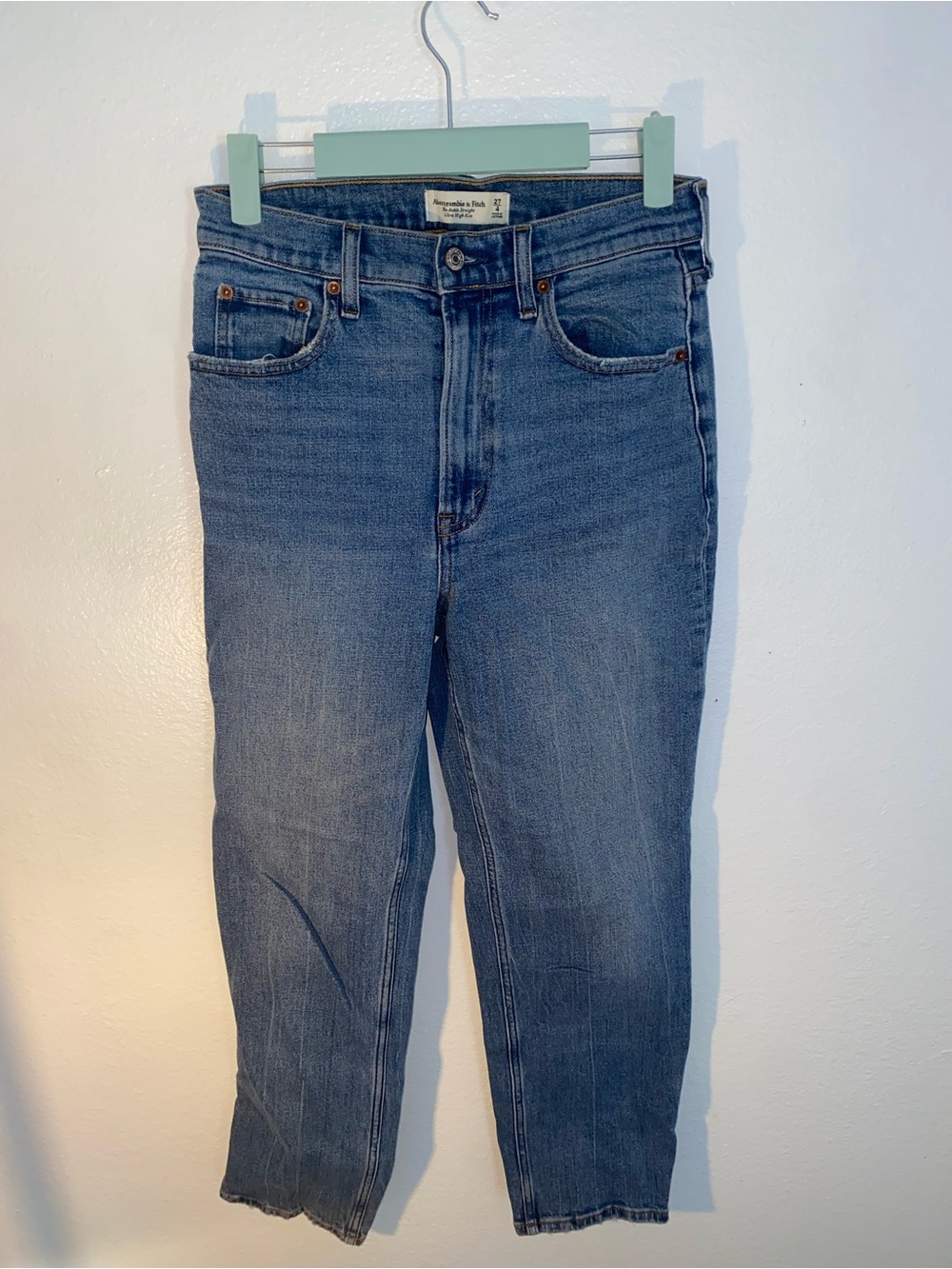 Abercrombie and fitch women’s size 4 the ankle straight ultra high rise jeans